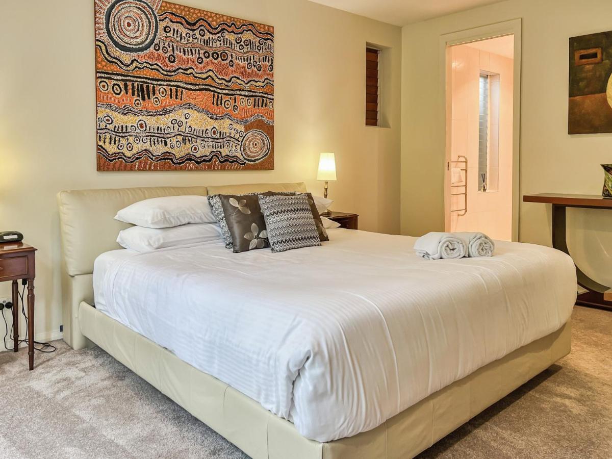 Luxury Resort Style Villa Pool By Custom Bnb Hosting Pelican Waters Esterno foto